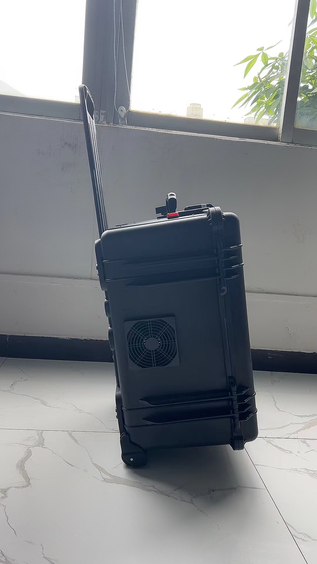 英吉沙手拉箱型移动通信干扰器